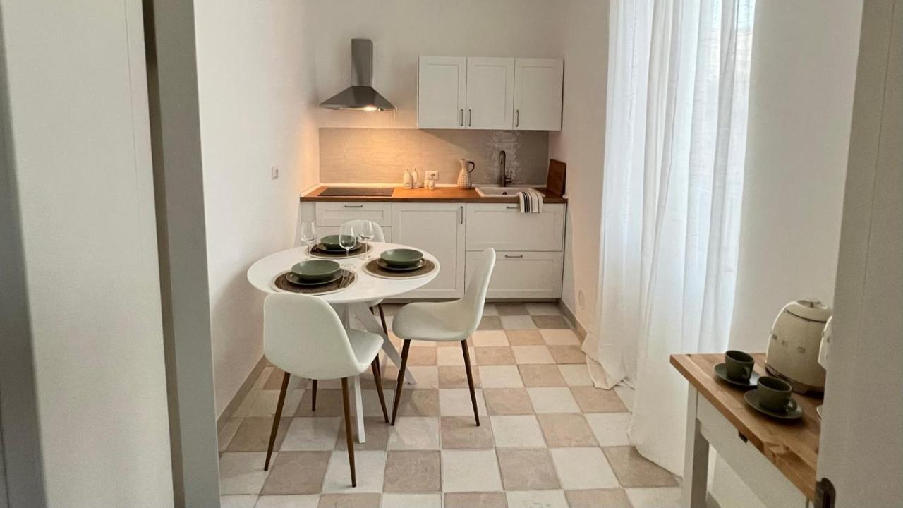 Com A Cas #2 - Feel At Home In The City Center Bari Esterno foto